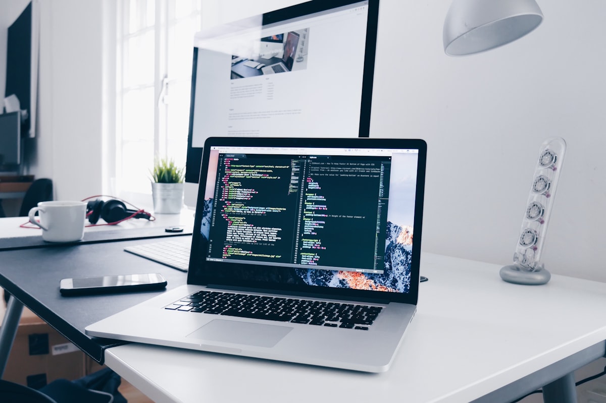 Spesial Penutup: Menguak Rahasia Santuy Panduan Menjaga Kewarasan Otak Sebagai Tukang *System Administrator / IT Support* Kantoran (Februari 2026)