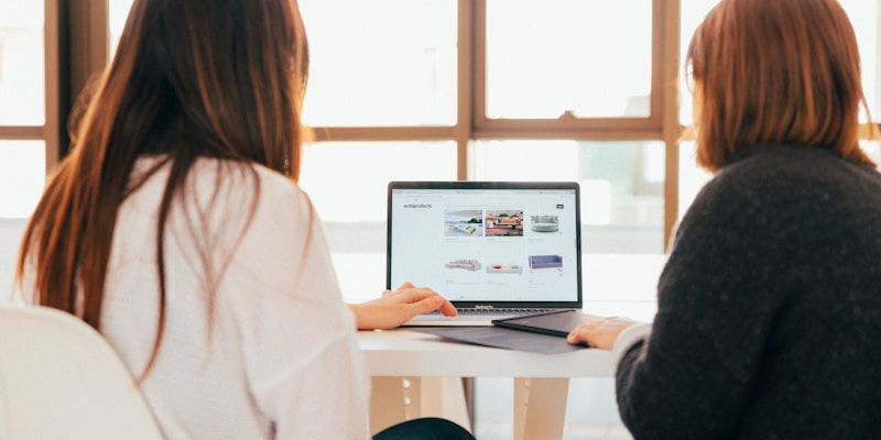 Perbandingan Browser 2025: Chrome vs Firefox vs Edge vs Brave â€” Mana
                    yang Terbaik?