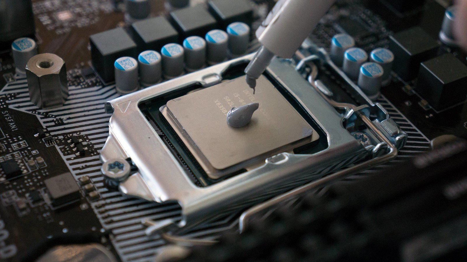 Thermal Paste PC Terbaik 2026 + Mitos Liquid Metal Cair: Obat Sakit Jiwa "Repaste" Bulanan!